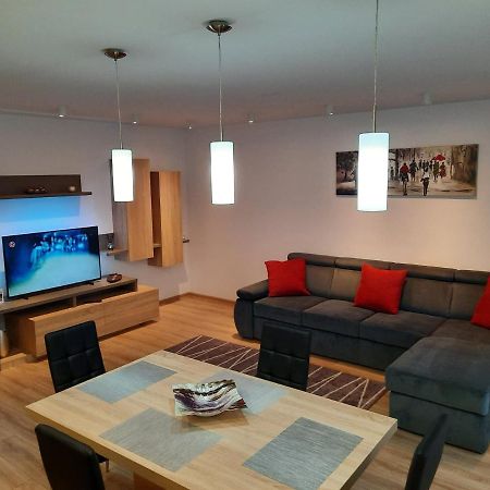 Sorin'S Comfortable Apartment Brasov Exterior photo