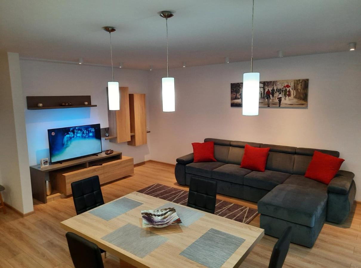 Sorin'S Comfortable Apartment Brasov Exterior photo