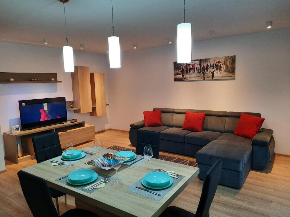 Sorin'S Comfortable Apartment Brasov Exterior photo